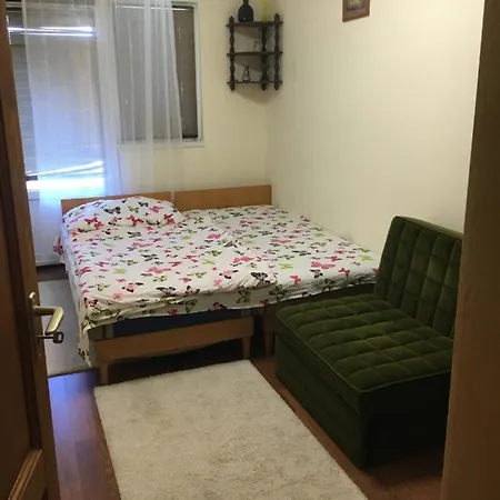 Apartament Vendeghaz *